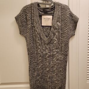 NWOT Abercrombie & Fitch Charcoal V-Neck Sweater Dress